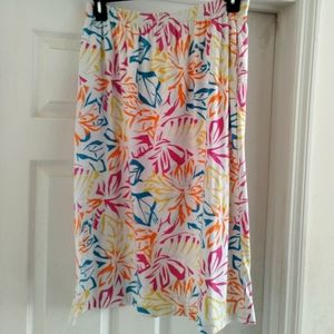 Cute white abstract skirt size 1x